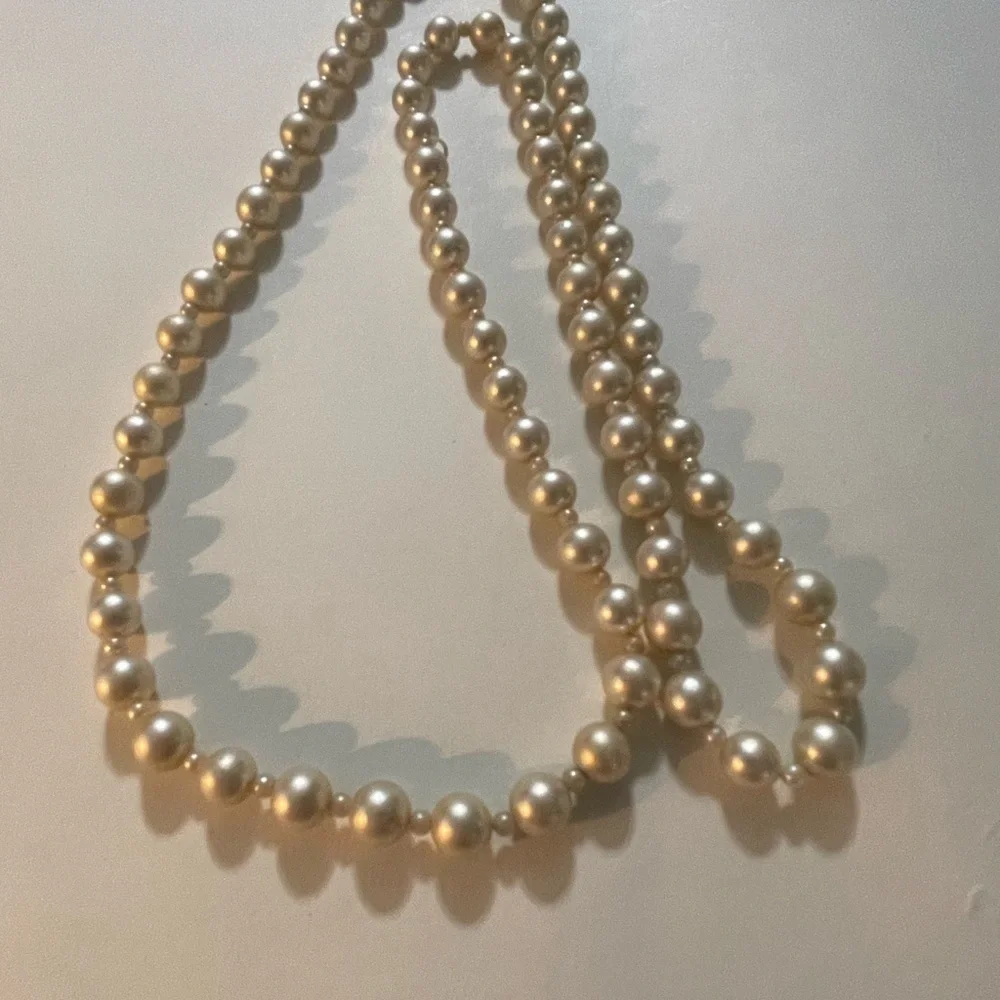 Elegant Gold Pearl Necklace